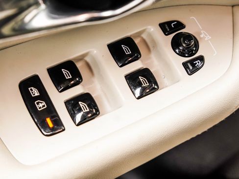 Used 2021 Volvo XC90 T6 R-Design w/ Advanced Package image 44