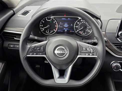 Used 2025 Nissan Altima 2.5 SV image 27