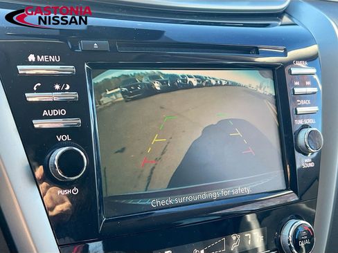 Used 2024 Nissan Murano SV image 17