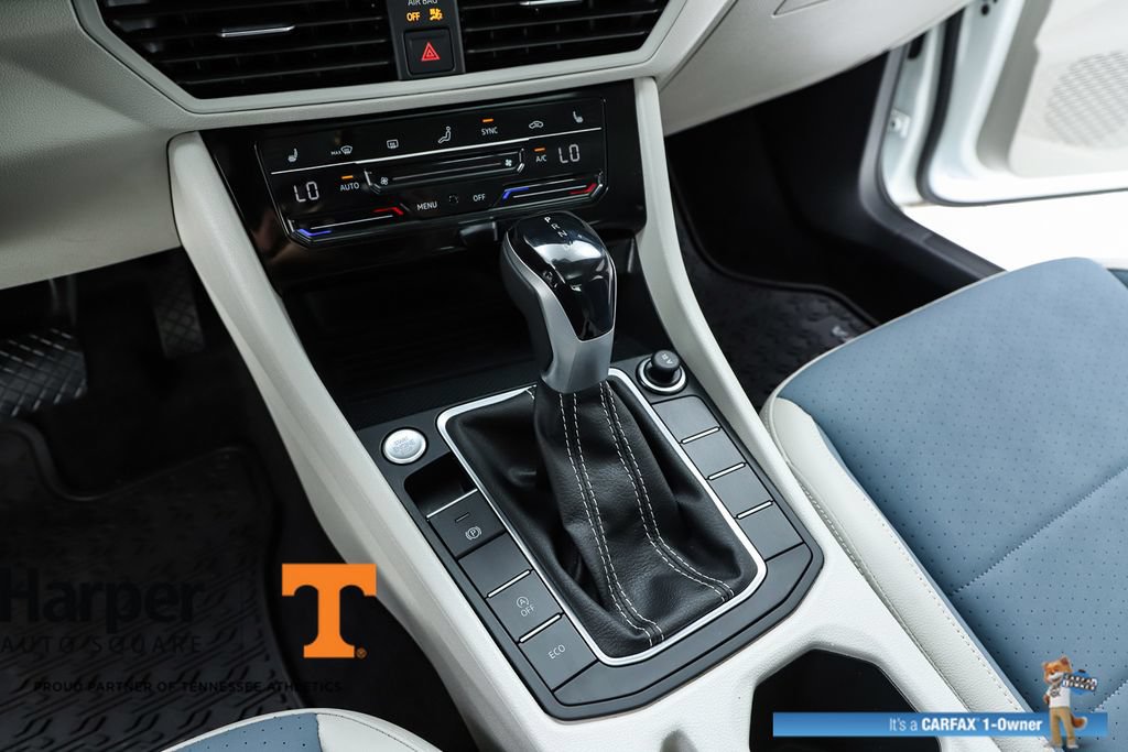 Used 2025 Volkswagen Jetta SE w/ Sunroof Package FWD image 60
