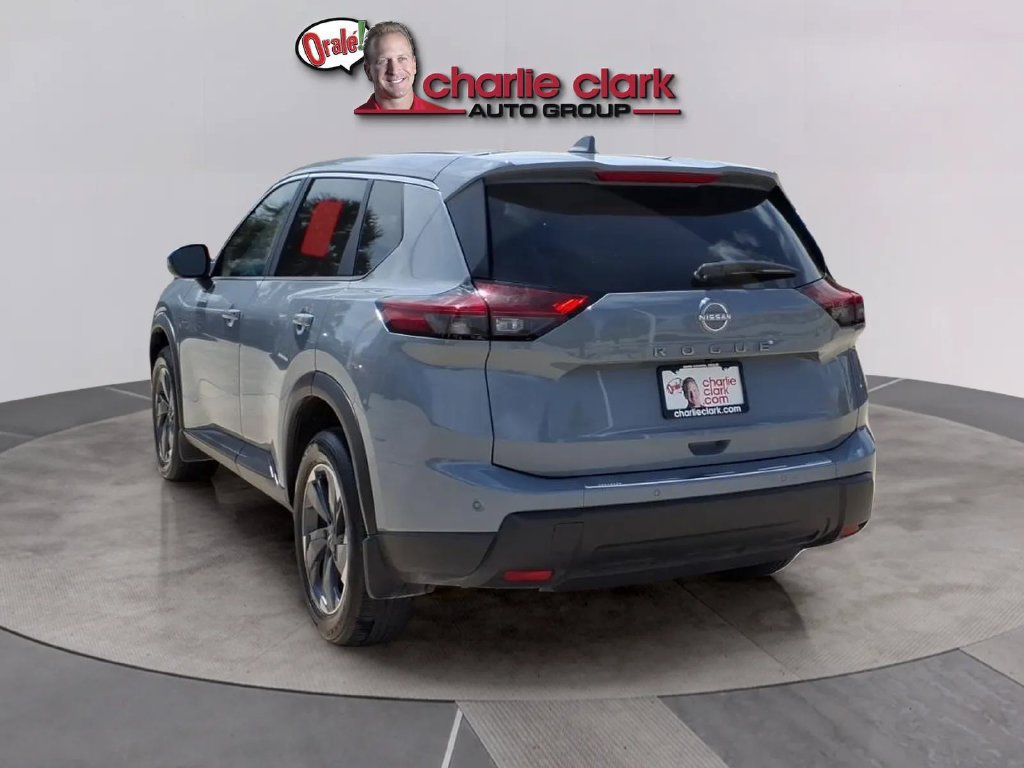 Used 2026 Nissan Rogue SV FWD image 3