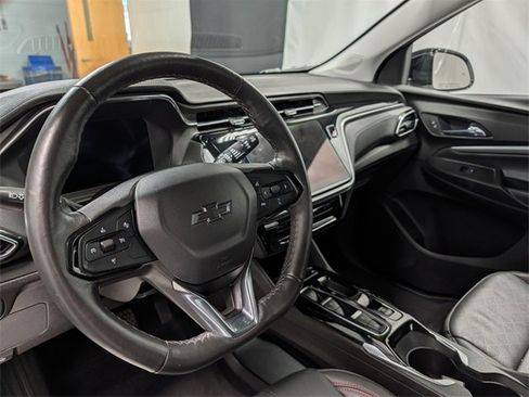 Used 2023 Chevrolet Bolt EUV LT w/ Convenience Package image 18