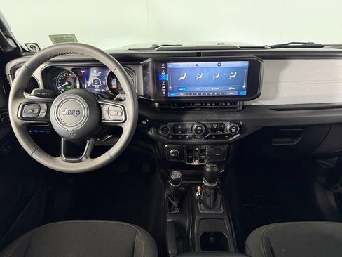 Used 2024 Jeep Wrangler Unlimited w/ Technology Group AWD/4WD image 14