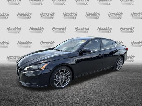 Used 2024 Nissan Altima 2.0 SR FWD image 5