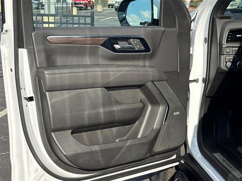 New 2026 Chevrolet Suburban LT w/ Comfort Package image 11