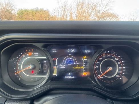 Used 2025 Jeep Wrangler Unlimited Rubicon image 18