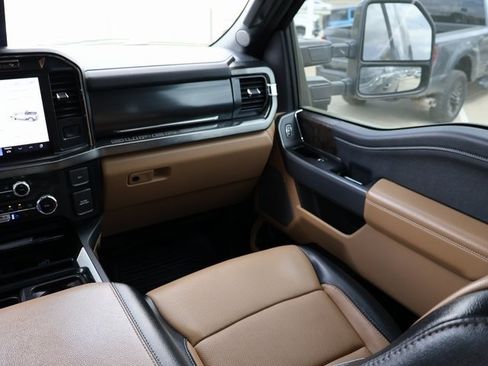 Certified 2023 Ford F250 Lariat w/ Sport Appearance Package image 13