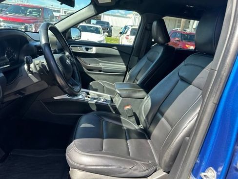 Used 2020 Ford Explorer XLT w/ Equipment Group 202A AWD/4WD image 19