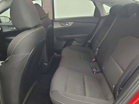 Used 2020 Kia Forte LXS FWD image 18