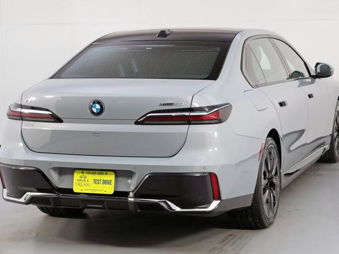 Used 2023 BMW i7 xDrive60 w/ Executive Package 2 AWD/4WD image 67