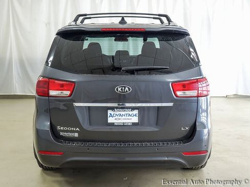 Used 2018 Kia Sedona LX w/ LX Essentials Premium Package image 6