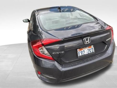 Used 2016 Honda Civic Touring image 9
