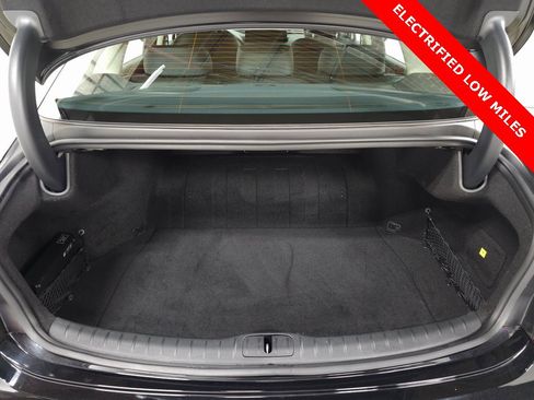 Used 2024 Genesis G80 image 9