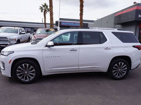 Used 2023 Chevrolet Traverse Premier image 3