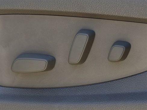 Used 2017 GMC Yukon Denali image 23