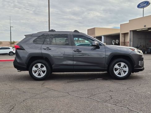 Used 2021 Toyota RAV4 XLE w/ Carpet Mat Package (TMS) FWD image 4
