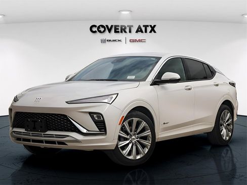 Certified 2024 Buick Envista Avenir image 2