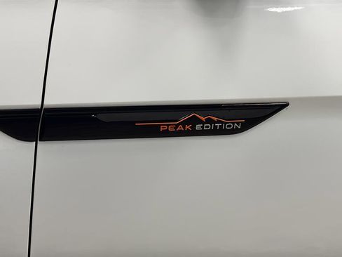 Used 2024 Volkswagen Atlas Peak Edition SEL image 42