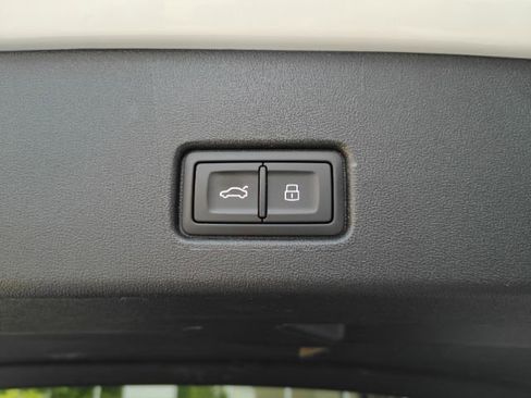 Used 2023 Audi Q4 e-tron Premium Plus w/ Premium Plus RWD image 31