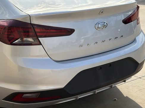 Used 2019 Hyundai Elantra SE image 6