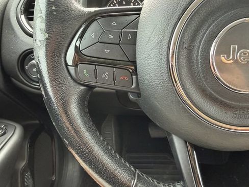 Used 2018 Jeep Renegade Altitude FWD image 16
