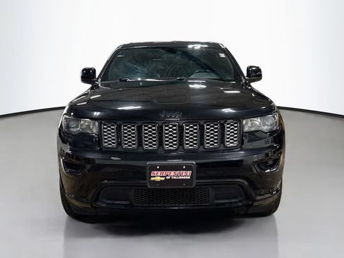 Used 2019 Jeep Grand Cherokee Altitude AWD/4WD image 2