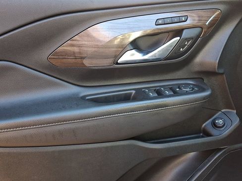 Used 2019 GMC Terrain Denali w/ Advanced Safety Package image 13