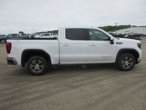 New 2026 GMC Sierra 1500 SLE AWD/4WD image 3