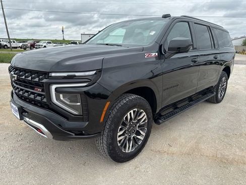 Used 2025 Chevrolet Suburban Z71 AWD/4WD image 1