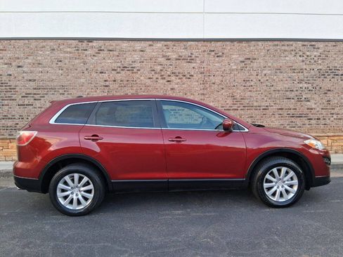 Used 2010 MAZDA CX-9 Touring w/ Moonroof & Bose Audio Pkg FWD image 6