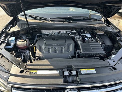 Used 2022 Volkswagen Tiguan SE w/ Panoramic Sunroof Package AWD/4WD image 28