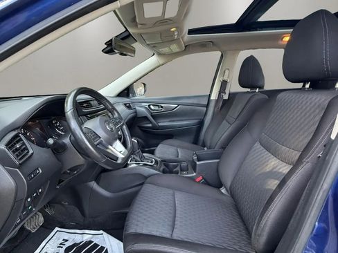 Used 2019 Nissan Rogue SV w/ Sun & Sound Touring Package image 9