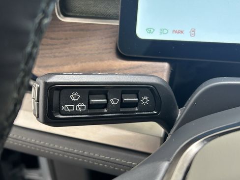 Used 2023 Rivian R1S Adventure image 12