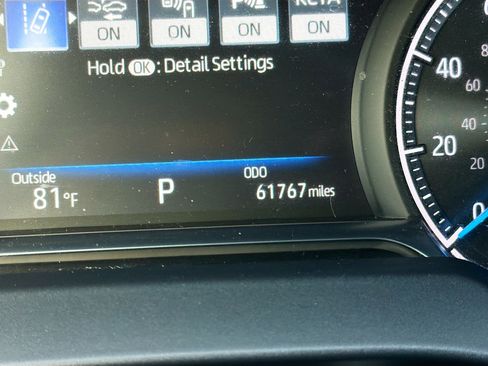 Used 2022 Toyota Venza XLE image 36