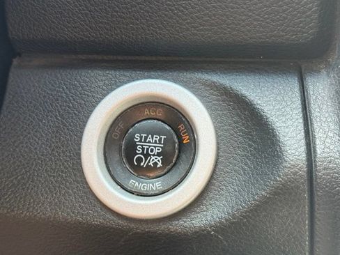 Used 2016 RAM 1500 Laramie w/ Convenience Group AWD/4WD image 40