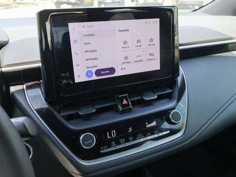 Used 2023 Toyota Corolla SE FWD image 6