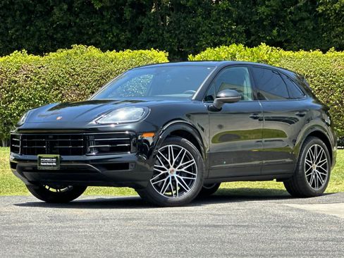 Certified 2026 Porsche Cayenne AWD/4WD image 1