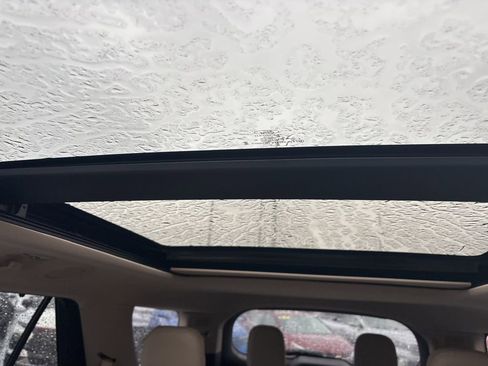 Used 2023 Ford Explorer Platinum w/ Technology Package image 12