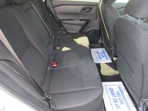 Used 2024 Nissan Rogue S image 12