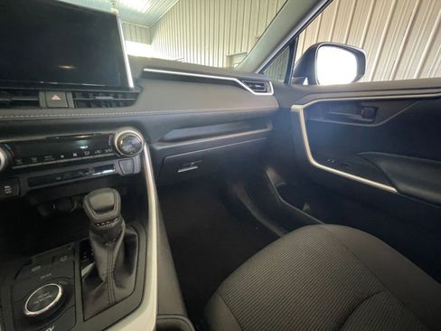 Used 2025 Toyota RAV4 LE image 33