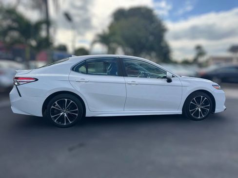 Used 2020 Toyota Camry SE image 12