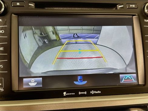 Used 2019 Toyota Highlander Limited Platinum AWD/4WD image 40
