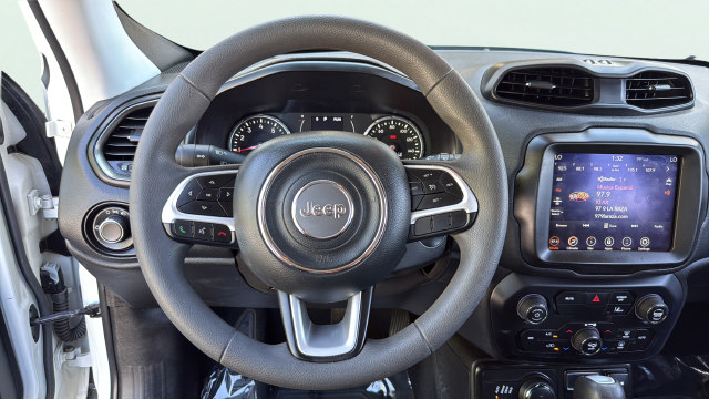 Used 2023 Jeep Renegade Latitude AWD/4WD image 16
