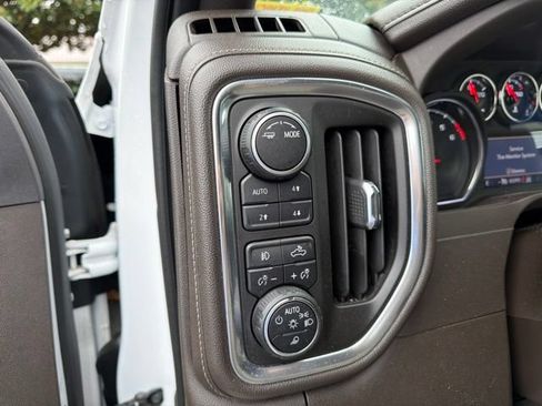 Used 2020 Chevrolet Silverado 2500 LTZ AWD/4WD image 19