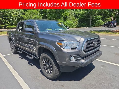 Certified 2023 Toyota Tacoma SR5 AWD/4WD image 12