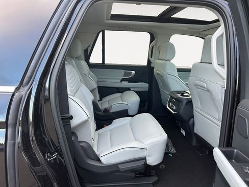 New 2025 Ford Expedition Max Platinum w/ Platinum Ultimate Package image 11