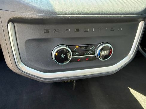 Certified 2025 Ford Expedition Platinum AWD/4WD image 16
