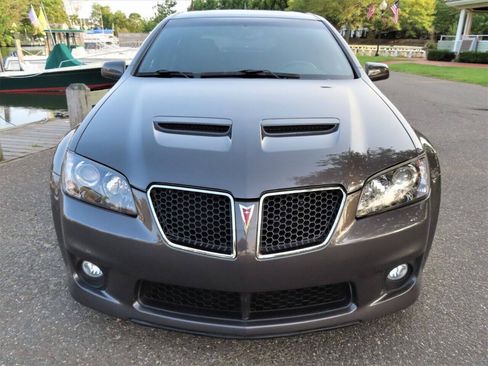 Used 2009 Pontiac G8 GXP RWD image 6