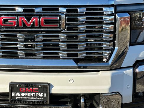 Used 2024 GMC Sierra 3500 Denali w/ Denali Reserve Package image 50