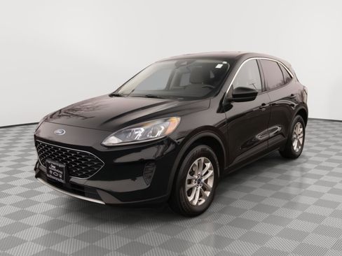 Used 2020 Ford Escape SE image 21